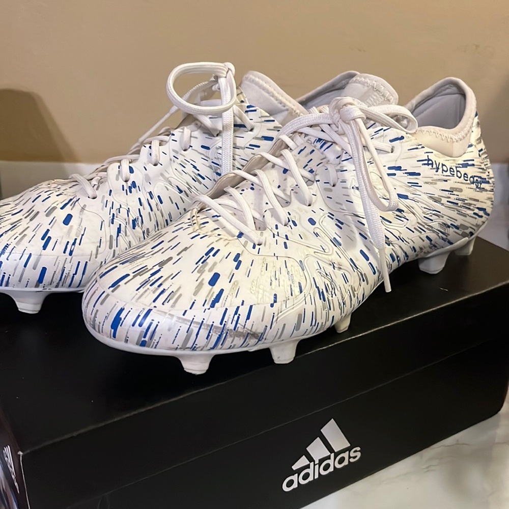 Women’s Adidas Soccer Cleats, size 8